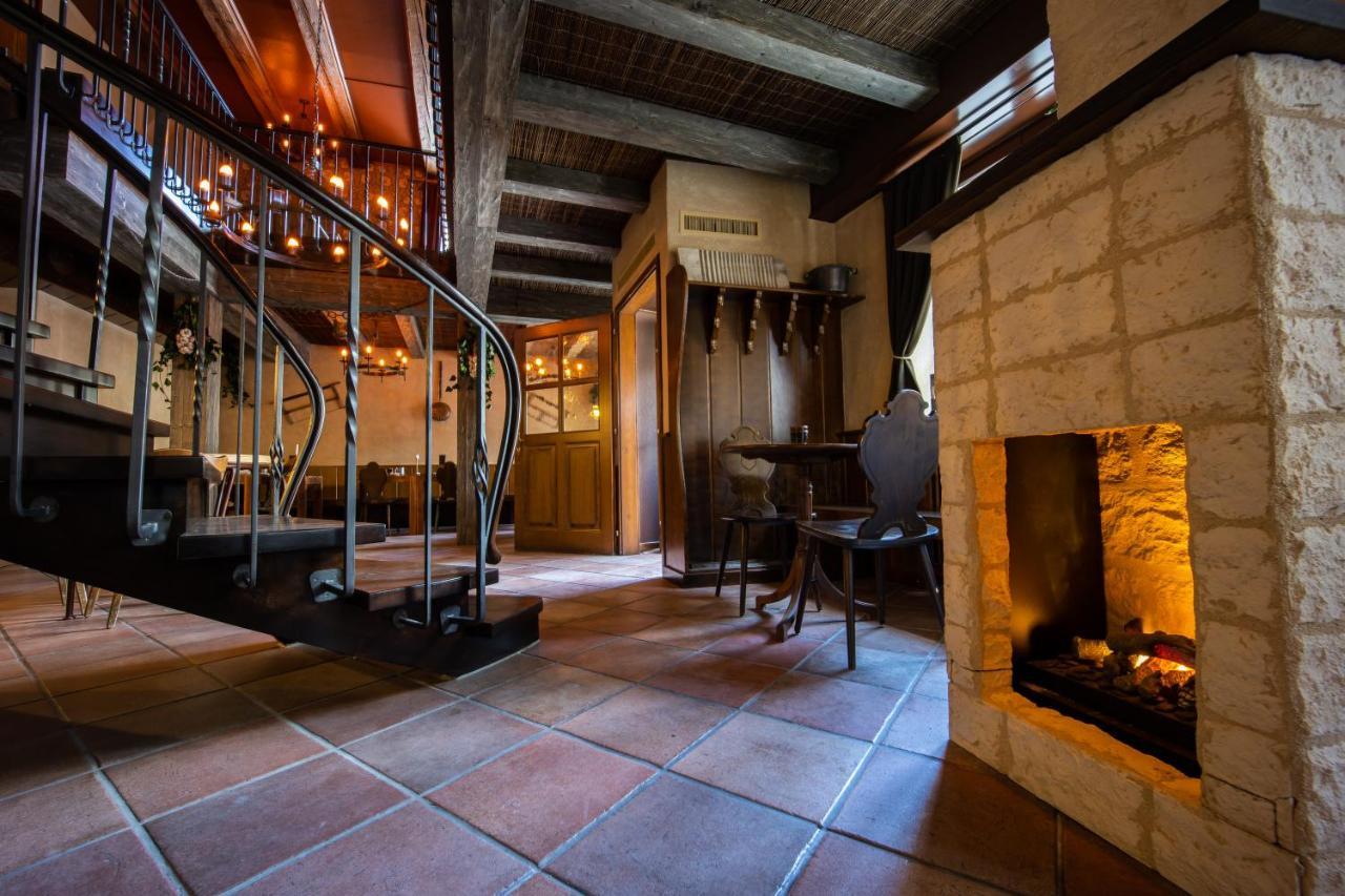 Peanut Medieval Lodge Saint-Ursanne Esterno foto